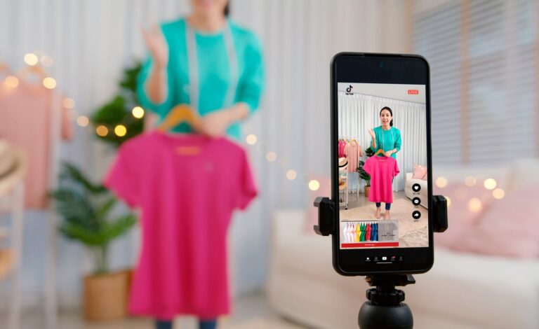 Nên bắt đầu bán hàng online như thế nào?
